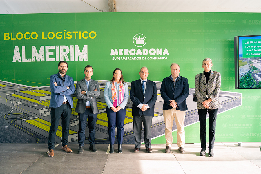 Ministro da Economia visita o início da obra do novo bloco logístico da Mercadona em Almeirim