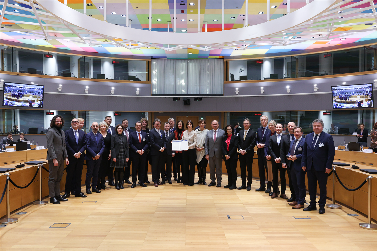 Conselho da Competitividade da UE aprova incentivos à investigação e empreendedorismo científicos