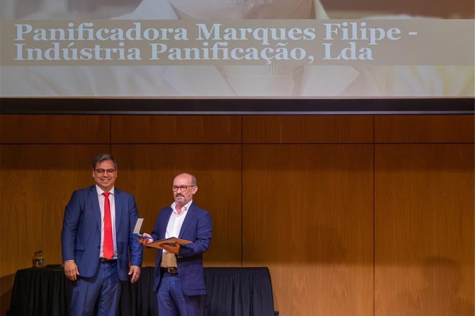 Panificadora Marques Filipe distinguida com Medalha de Mérito Municipal da Economia