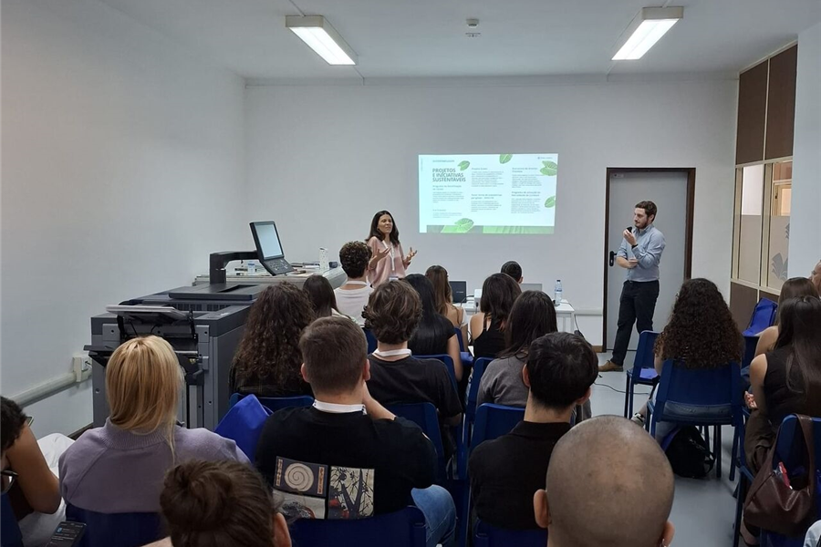 Gráfica Almondina recebe alunos do Instituto Politécnico de Portalegre para partilha sobre o futuro da impressão